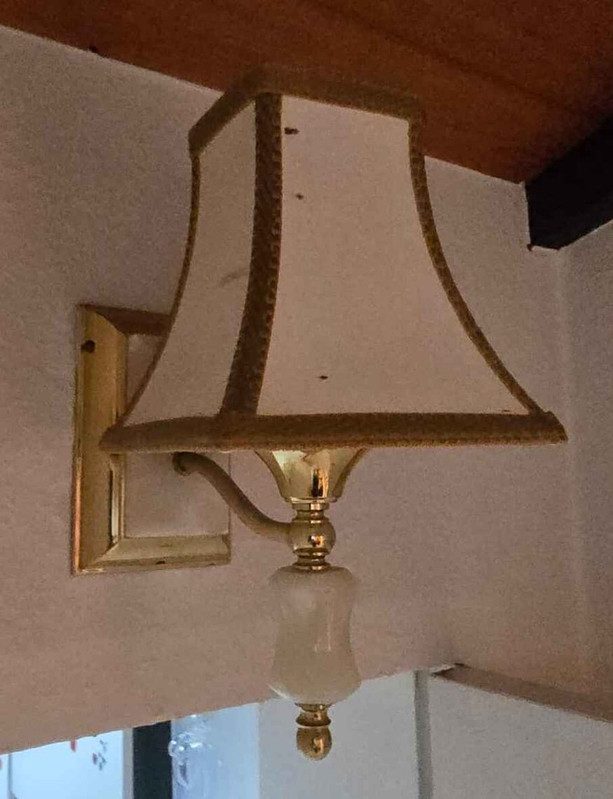 Wandleuchte Gold