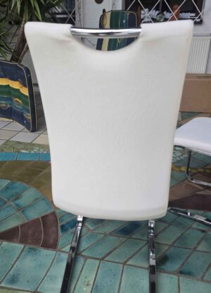 Stuehle und Tisch Set weiss