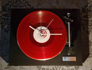 DUAL Turntable-Wanduhr, Custom Vinyl