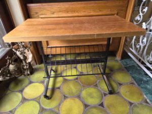 Fahrbarer Beistelltisch Holz Metall Rollen